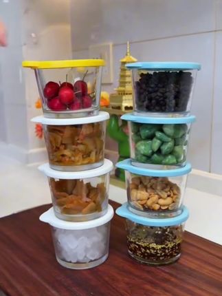 6个密封玻璃罐才这个价!厨房党直接冲  谁懂啊!现在商家卷疯了!这个价到手6个密封玻璃小罐,真的捡到宝了!  质感超绝的玻璃材质,通透又精致,摆在厨房瞬间提升格调。带盖设计密封性拉满,装咸菜、榨菜完全不串味,潮气也进不来,放杂粮、干货、香料也超合适,让厨房收纳整整齐齐。  这个性价比真的没话说,闭眼入都不亏!厨房缺收纳罐的姐妹,赶紧冲就对了~  #厨房好物 #密封玻璃小罐 #玻璃罐密封带盖 #超便宜超划算 #厨房收纳神器