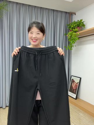 新款加绒休闲裤,一体绒保暖不臃肿,男女都可以穿#新款 #冬季必备 #新款加绒休闲裤
