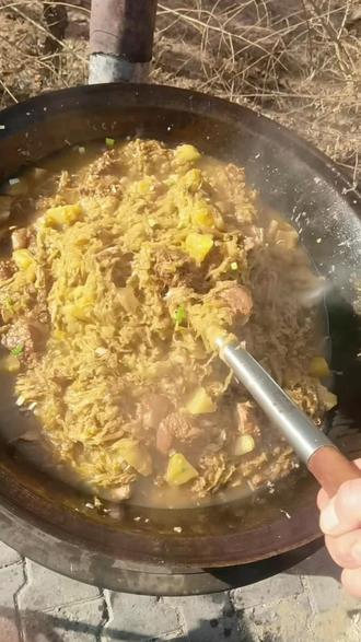 巴盟猪槽头烩酸菜能香掉牙茬骨