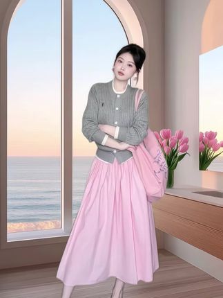 宝子们,2025早秋有了这套温柔系套装,轻松美出圈,赶紧入手吧💕#2025早秋穿搭 #温柔系穿搭 #麻花针织开衫 #宽松半身裙