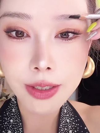 姐妹们!硬芯砍刀眉笔太适合新手了吧!轻松搞定根根分明的野生眉#砍刀眉笔 #美妆 #野生眉 #拯救手#拯救手残党