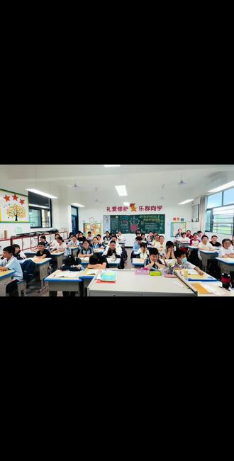 独得我(抽象)真传
虽然他们不睁 但我真的觉得很好笑
#我和我的班级 #班级日常 #班主任与她的学生们 #抽象