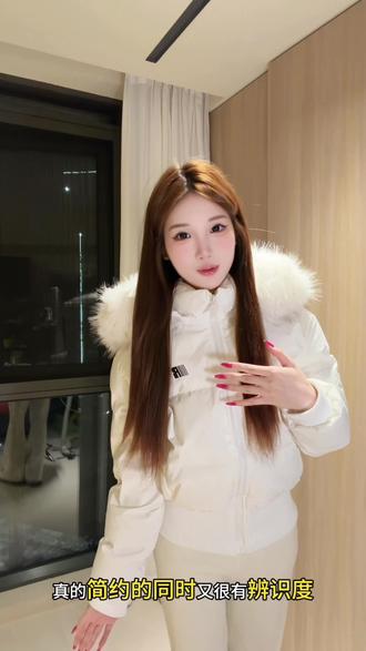 fdr大毛领修身短款羽绒服!!氛围感拉满在雪地里不出片都不行!!#fdr羽绒服 #毛领羽绒服