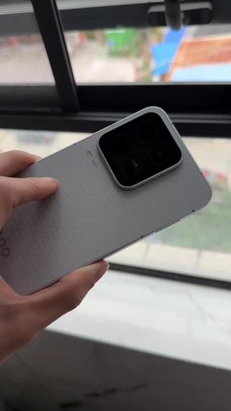 这个颜值是真的抓眼球,太帅了, IQOO15Ultra夯爆了 #IQOO15Ultra #IQOO15 #游戏旗舰 #钢化膜 #买不买求支招