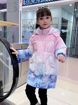 #上热门 新款女童羽绒服免洗中长款中小童加厚保暖宝宝冬季洋气连帽外套#高品质童装 #生女儿就要这样穿 #羽绒服 #儿童羽绒服 @DOU+上热门 @DOU+小助手 @巨量千川