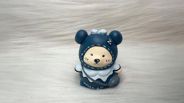 几块钱的快乐,涂上就停不下来啦#石膏娃娃 #石膏娃娃涂鸦 #石膏小熊 #治愈系