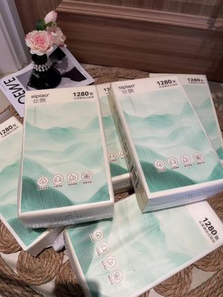 我的妈,这价格也合适了吧,原生木浆纸,不含荧光剂,母婴都可以放心用,刷到还有货的你就多薅两单慢慢用。#丝飘悬挂抽纸 #丝飘 #丝飘纸巾 #超划算超便宜 #用纸大户