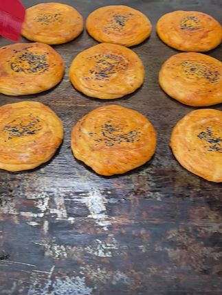 农家手工油酥饼出锅喽,外酥里嫩#美食