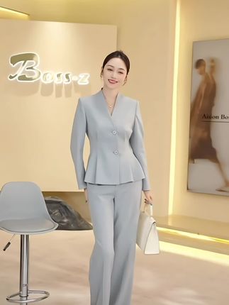 #品质女装 #早秋冷冽又随性的气质穿搭 #游戏里的琥珀系穿搭美学 #小个子秋冬穿搭 #说好的随便穿穿去看秀