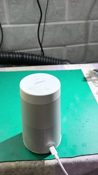 BOSE小水壶音响底板进水维修,进水后灯亮,但是充不了电#bose音箱维修 #小水壶音响