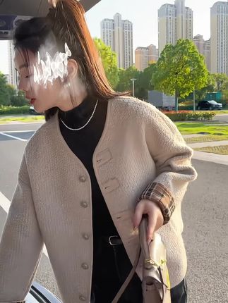 #秋冬穿搭 #小香风外套 #外套穿搭 #面料柔软舒适 #不挑年龄不挑身材