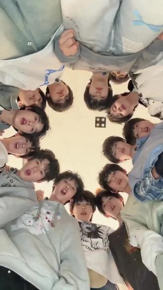 五代开始拍物料了,四代的养成系马上就要结束了……#Tf四代 #养成系 @豚豚