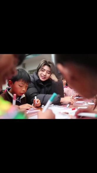 我们徐坤顶好顶好顶好!#蔡徐坤 #蔡徐坤去贵州做公益了 #蔡徐坤贵州公益