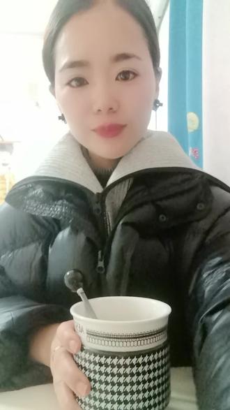 #寒假#初三
明年3月4号开学,6月16号准备中考,期间就只有3个多月的时间,这个寒假显得尤为重要,我们要根据自身的情况,查漏补缺,物理去复习力学和电学,数学抓所有的函数和圆,英语直接需要练习中考题,等等科目,都需要根据自身的情况去补漏,抓紧最后亡羊补牢和涅槃的机会,预祝每个孩子明年成功上岸。