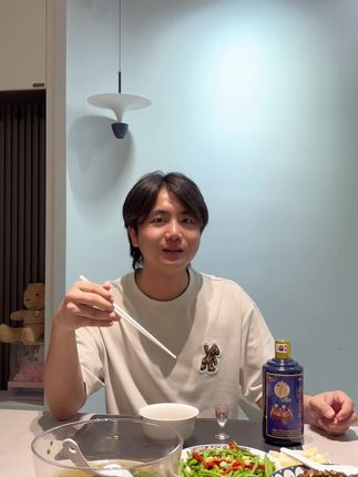 男人的快乐就是这么简单#铜陵白姜姜来更好 #面子酒喝茅台里子酒喝席界 #法国拉斐原瓶进口 #贵州席界酱酒 #酱香型白酒
