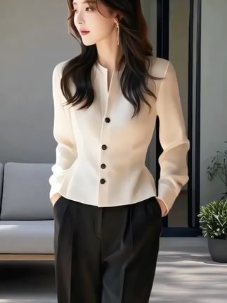 #优雅气质 #高级感穿搭 #穿搭 #衬衫 #女装穿搭