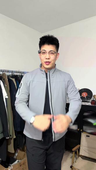 龙牙隐之飞狼夹克外套,库存不多,喜欢的兄弟千万别错过。#龙牙隐之飞狼#夹克外套#品质男装#运动外套#男士穿搭