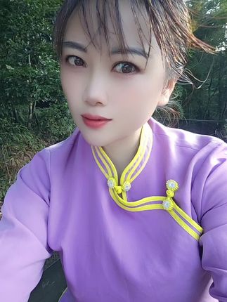 终于还热一个月就凉快好干活喽,不然整天汗水泡起衣服头发都是湿的,干我们这行赚分钱不容易呀!