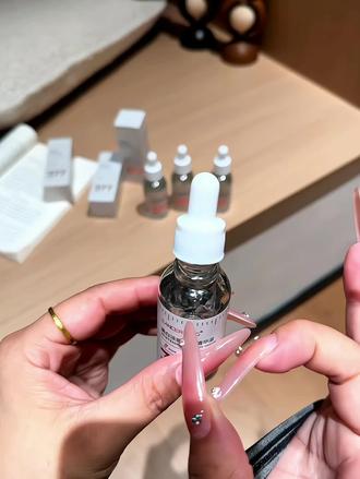 还没薅这个377美白精华液大羊毛的赶紧去薅,不然我怕你后悔! 没早点囤!#377美白精华#平价好物#超便宜超划算#护肤分享#自用好物分享