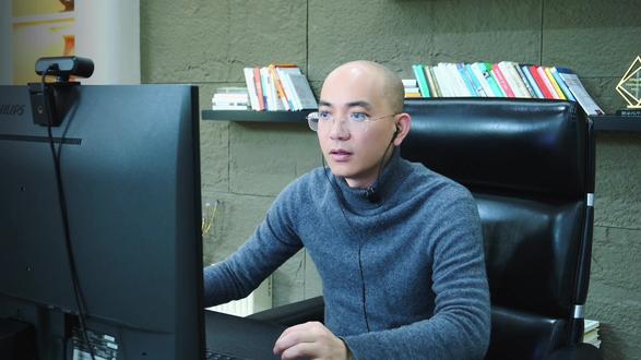 用Coze全自动工作流开发一个官网,用时不到3分钟!码农看了都瑟瑟发抖,全程不用敲代码,只用自然语言下达指令,COZE 就自动完成全网信息检索、模块搭建、代码编写,AI的进化速度超乎所有人想象,拥抱AI是未来唯一选择!#创客匠人 #创客匠人CEO老蒋 #创客匠人AI智能体 #AI编程 #COZE