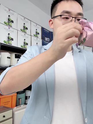 晴雨两用!收起来比手机还小的胶囊雨伞,伞面很好看,价格竟然这么划算#晴雨两用伞 #晴雨伞 #胶囊雨伞 #雨伞推荐 #伞