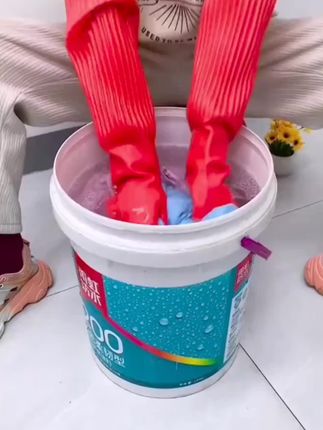 #加长橡胶手套 天冷了带上这个加绒加长防水手套,洗碗洗菜做家务,再也不冻手,方便好用!#家务手套#手套#橡胶手套#家务好帮手@ DOU +小助手