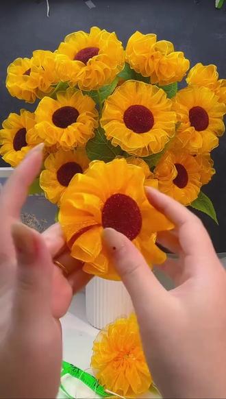 【一次拍两单送剪刀】雪纱向日葵【一举夺魁】材料包手工DIY制作花束#手工di 给我一双巧手
#太阳花包包编织 #小花束 #雪纱向日葵【