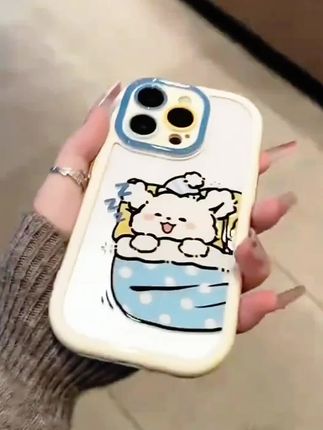 姐妹们快看我这个手机壳真的巨可爱,是这种软硅胶材质的,摸起来手感特别好,拿手里沉甸甸的很有分量,而且它的四周都是做这种全包边加高设计的,镜头也做了防磕碰的加高保护,你怎么摔都摔不到!真的特别适合平时睡觉喜欢玩手机的姐妹,喜欢的赶紧冲吧!#手机壳分享 #情侣手机壳 #这个手机壳真的长在我心巴上了 #闺蜜同款 #3c好物推荐 @DOU+上热门