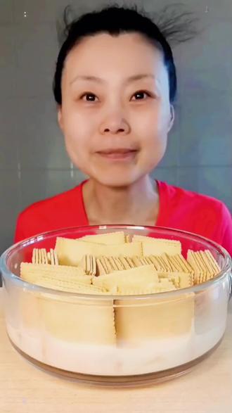 #热门 饼干泡牛奶 #饼干 #牛奶 #感谢那些默默给我点赞的人 #感谢抖音我要上热门 @抖音创作小助手 @抖音小助手 @DOU+小助手 @DOU+上热门