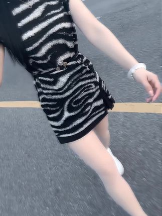 人生就像一杯茶。平淡是它的本色,苦涩是它的历程,清香是它的馈赠。#夏天该有的样子 #辣妹穿搭 #高级感穿搭 #显瘦两件套 #御姐