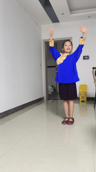外公、外婆和姑婆打扮出来的侗家姑娘#谢谢