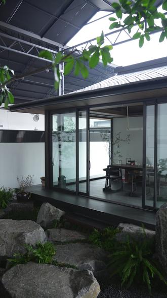 晴时静坐观云卷云舒,雨时侧耳听风穿林过,方寸小亭,足以安身,足以养心,足以清欢。#院子改造 #中式文化 #茶人生 #小院 #景观设计