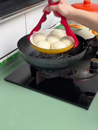 有了这个夹子,方便多了,不怕烫手还能起瓶盖#厨房必备神器 #超实用 #取碗夹