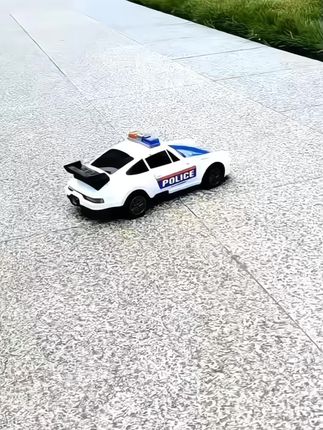 #变形警车玩具