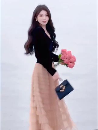当第一片秋叶落下,风度与温度都为你准备好了🌸🌸🌸