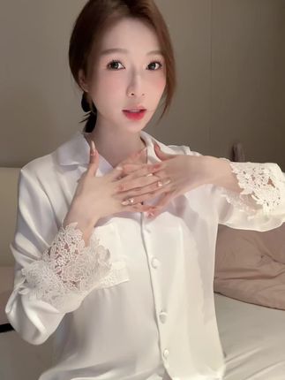 谁懂!高贵白莲花感十足!细节透出的都是满满的贵气!#贵妇 #富婆 #我又心动了 #高级感穿搭 #30岁的女人