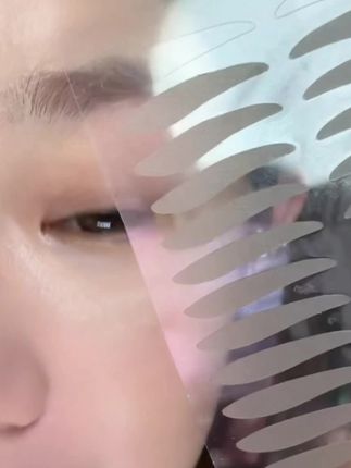水滴形双眼皮贴你是我的神!再也不怕贴出来双眼皮会被眼尾吃掉了!直接扩宽眼尾放大双眼效果绝了#今日妆容 #平价彩妆 #女大学生 #日常唠嗑