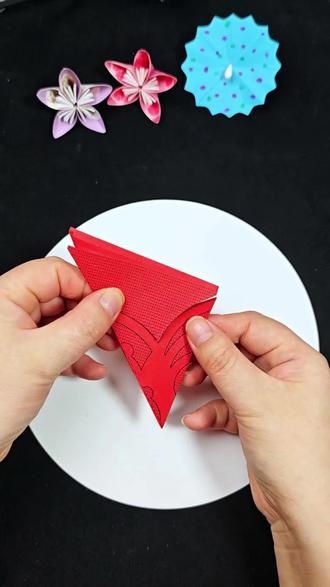 过新年啦,新的一年开开心心,事事顺心!#窗花剪纸教程 #创作者中心 #创作灵感 #剪窗花 #新年快乐