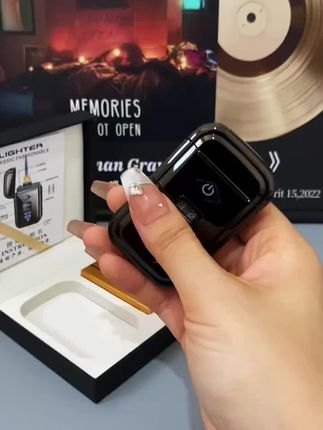 #新奇特汽电两用智能声控打火机,多种使用方法,带有数字电量显示以及照明灯,创意打火机 #哪个男人能拒绝这样的打火机 #高端大气上档次