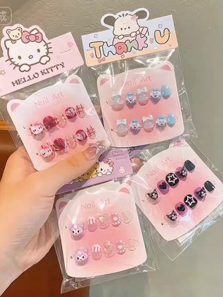 小女孩狂喜!库洛米儿童软假指甲贴也太懂萌娃心了!软质贴片贴合小指甲,可爱图案超吸睛,关键是无毒材质宝妈放心,既是美甲贴也是小玩具,贴完秒变精致小公主~#库洛米儿童指甲贴 #宝宝无毒美甲贴 #儿童软质穿戴甲 #小女孩美甲玩具 #儿童安全美甲贴