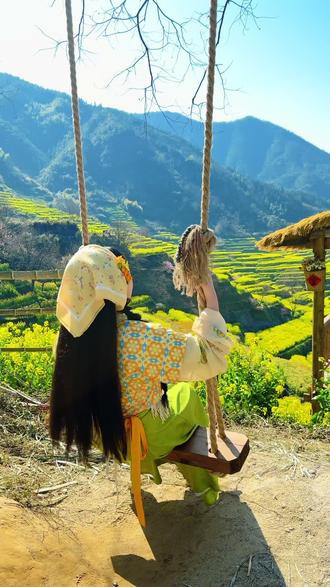 不敢想象和你一起在这里荡秋千有多浪漫
#油菜花 #油菜花梯田 #婺源 #秋千 #乡村生活