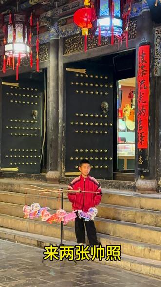 带宝贝们换个地儿逛逛,都只有颗消费的心,当把库存的压力变为消费的动力时,坚持显得格外有意义,哈哈#手工制作灯笼 #花灯