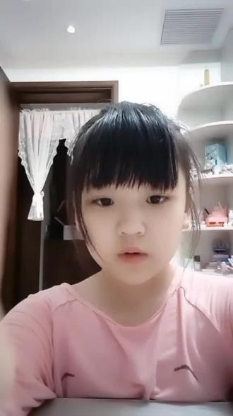 这是之前朋友投稿的拼豆。你们也给我出一些拼豆图纸,下期我们一起来拼你们投稿的。😍😘😋