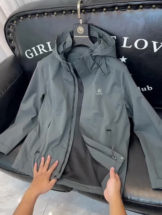 #户外服装 #冲锋衣 #男装新款 #早秋穿搭 #男女同款