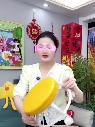 #万向滑轮凳#换鞋矮凳#带娃化妆凳奶油风儿童小凳子