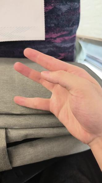 把五根手指头拍成四根教程😄