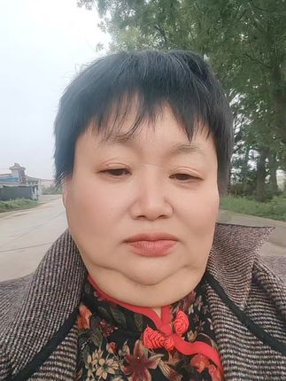 红富士苹果脆甜多汁,口感很好#胸中自有青山在 #雨落无声胜有声