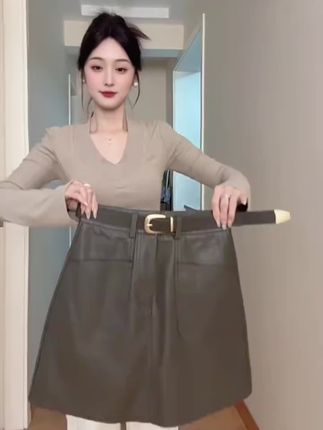 送皮带 黑色小皮裙2025早秋新款高腰显瘦A字裙子短裙半身裙女秋冬#今日穿搭 #显高显瘦 #简约大气 #气质百搭