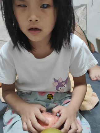 宝贝妈妈要开始教你辨别事物你要认真学,一次不会没关系,妈妈一定教到你会。 每一份坚持都有意义,语宝加油!