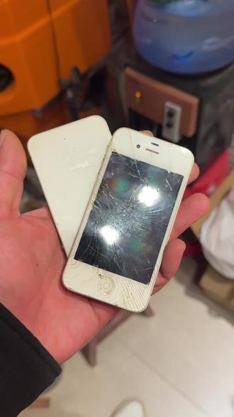 #一般人不告诉他 #苹果手机 #4S提炼黄金 还好没扔